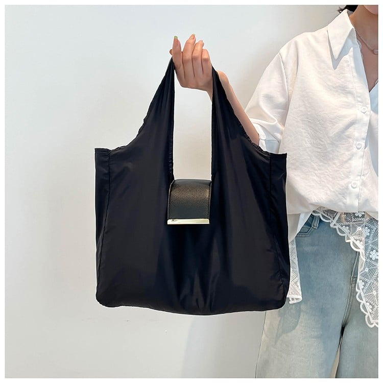 👜 Keychain Tote – Where Style Meets Everyday Function