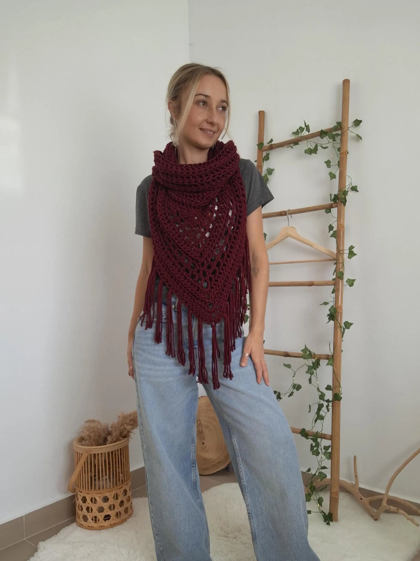 Bohemian style triangular shawl🍂