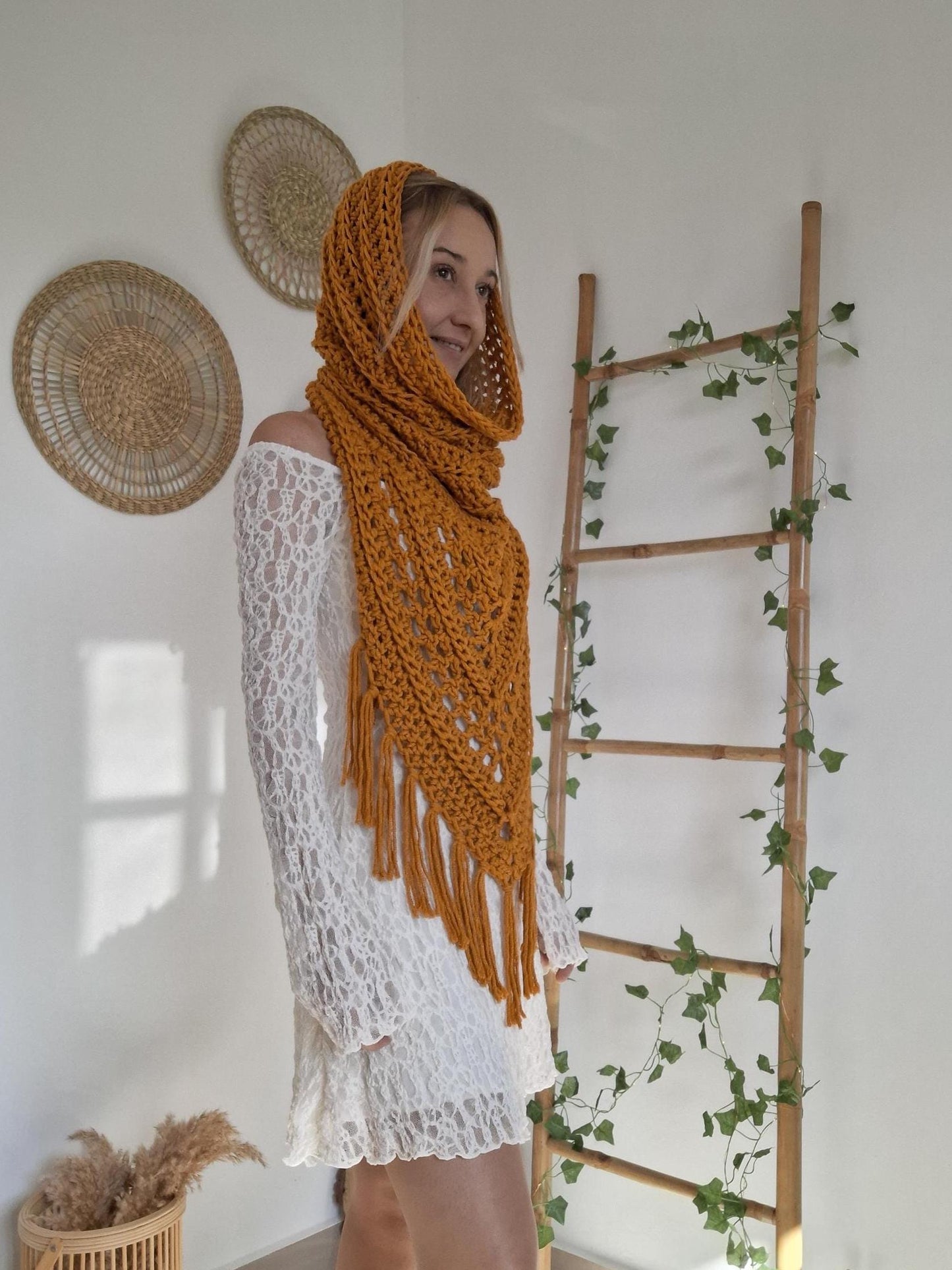 Bohemian style triangular shawl🍂