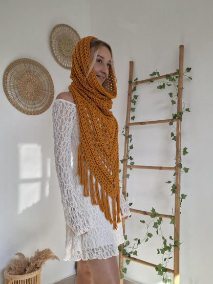 Bohemian style triangular shawl🍂