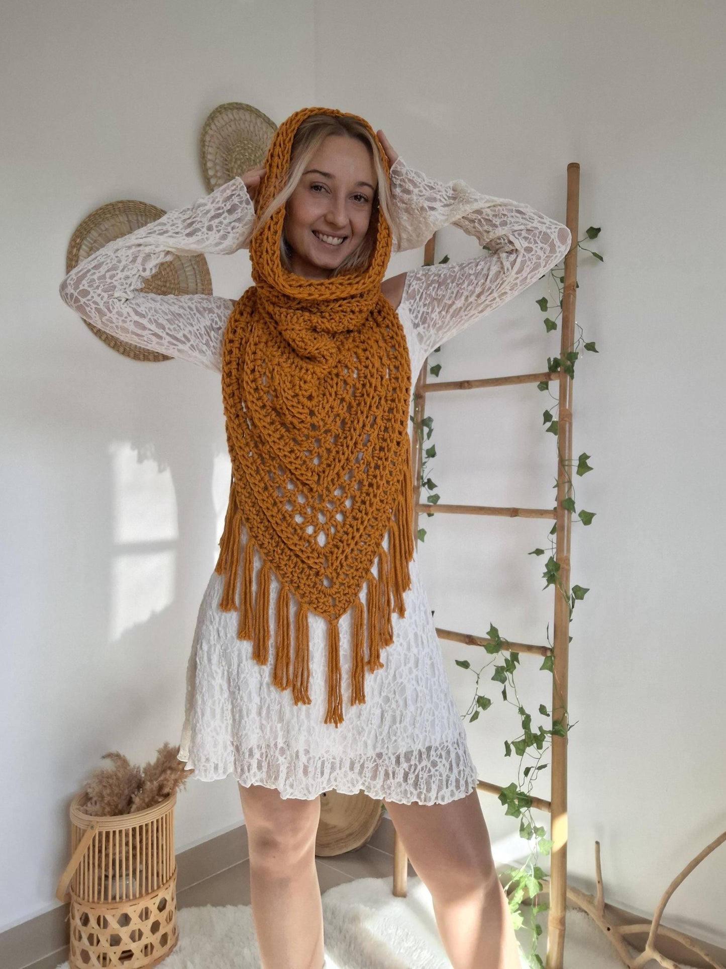 Bohemian style triangular shawl🍂