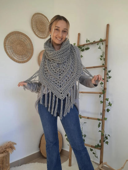 Bohemian style triangular shawl🍂