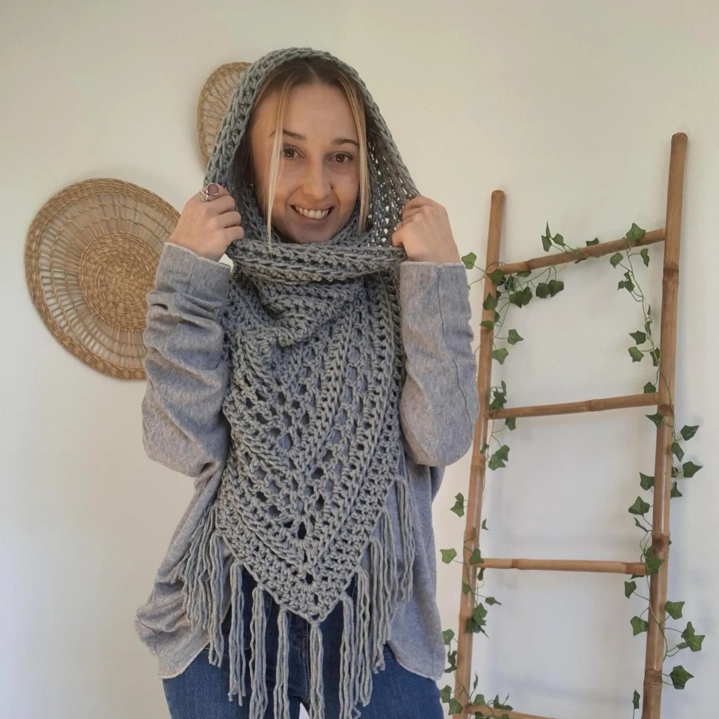 Bohemian style triangular shawl🍂